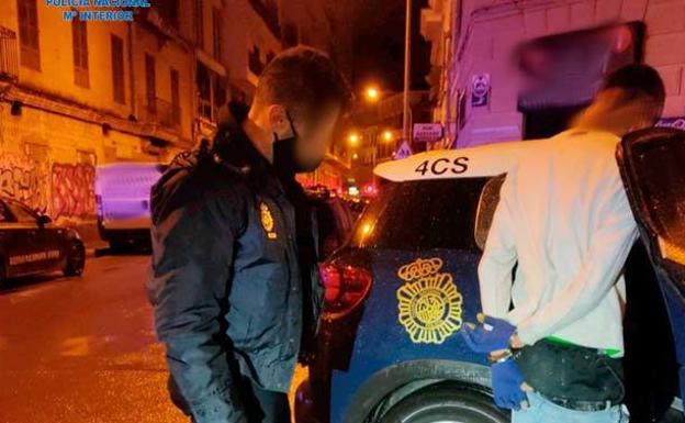 Detenido en Burgos tras robar un turismo, golpear a otro vehículo y dar positivo en alcohol y drogas