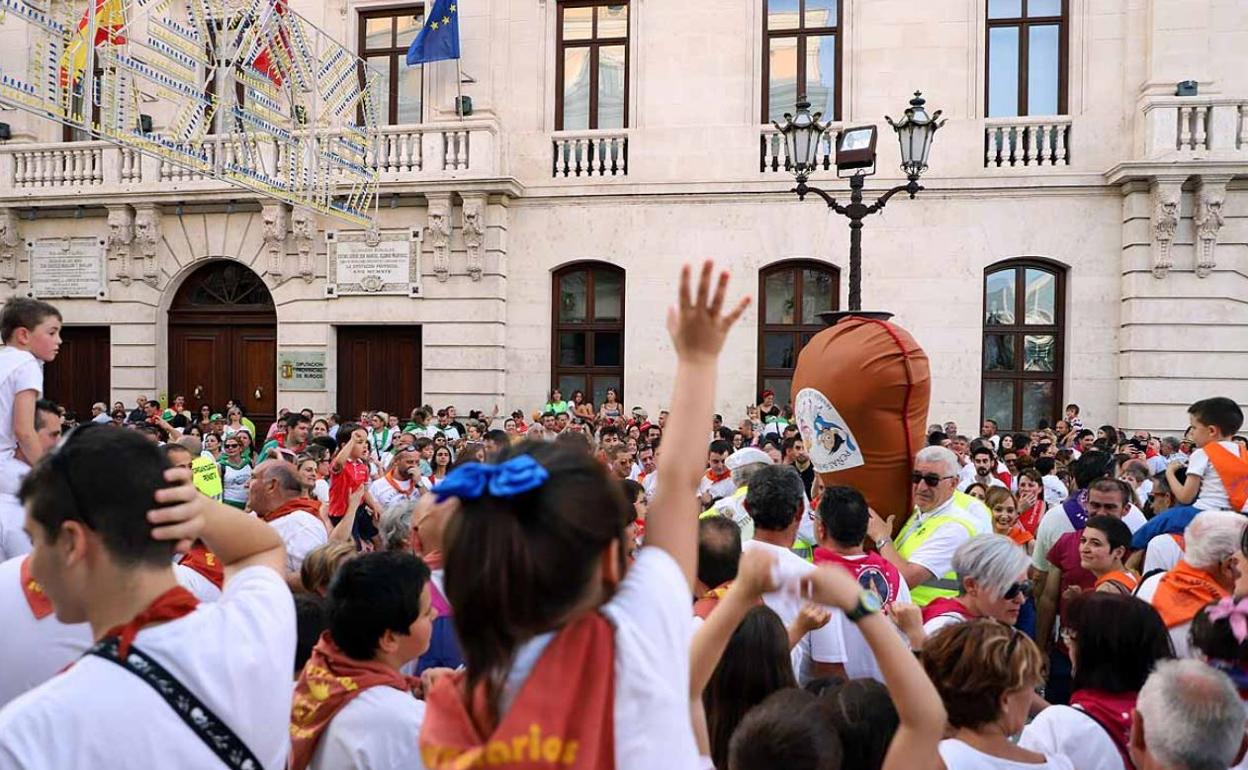 La bota no se lanzará en el Teatro Principal sino en el Ayuntamiento.