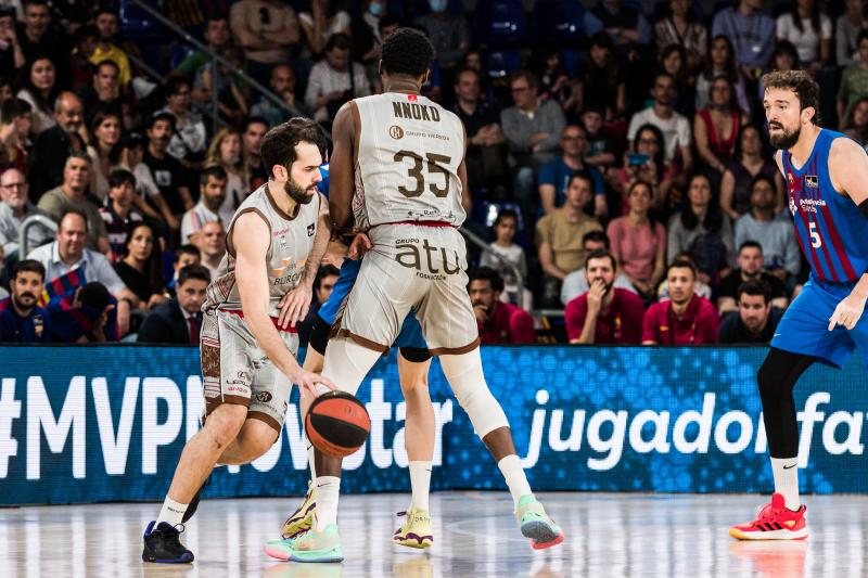 Fotos: El San Pablo Burgos aguanta hasta el descanso ante el Barça