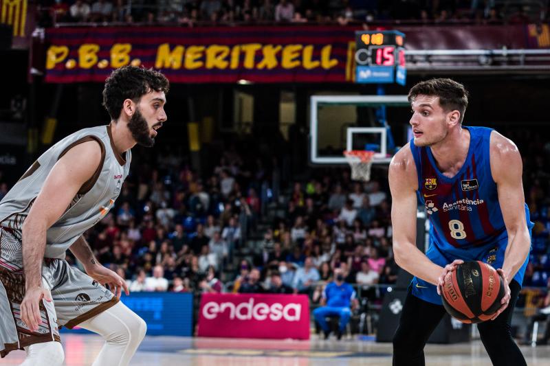 Fotos: El San Pablo Burgos aguanta hasta el descanso ante el Barça