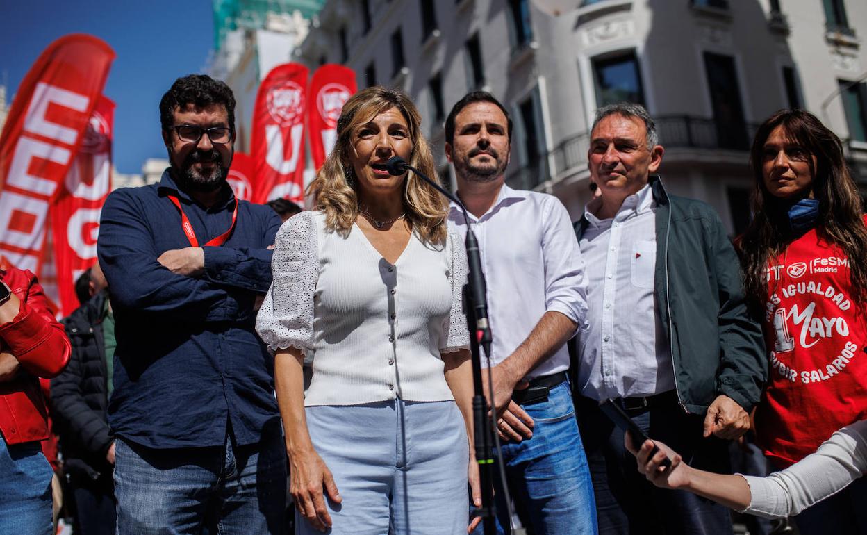 La vicepresidenta Yolanda Díaz y el ministro Alberto Garzón, en la manifestación del Primero de Mayo. 