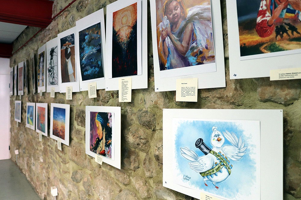 Fotos: Artistas ucranianos muestran sus creaciones en Burgos