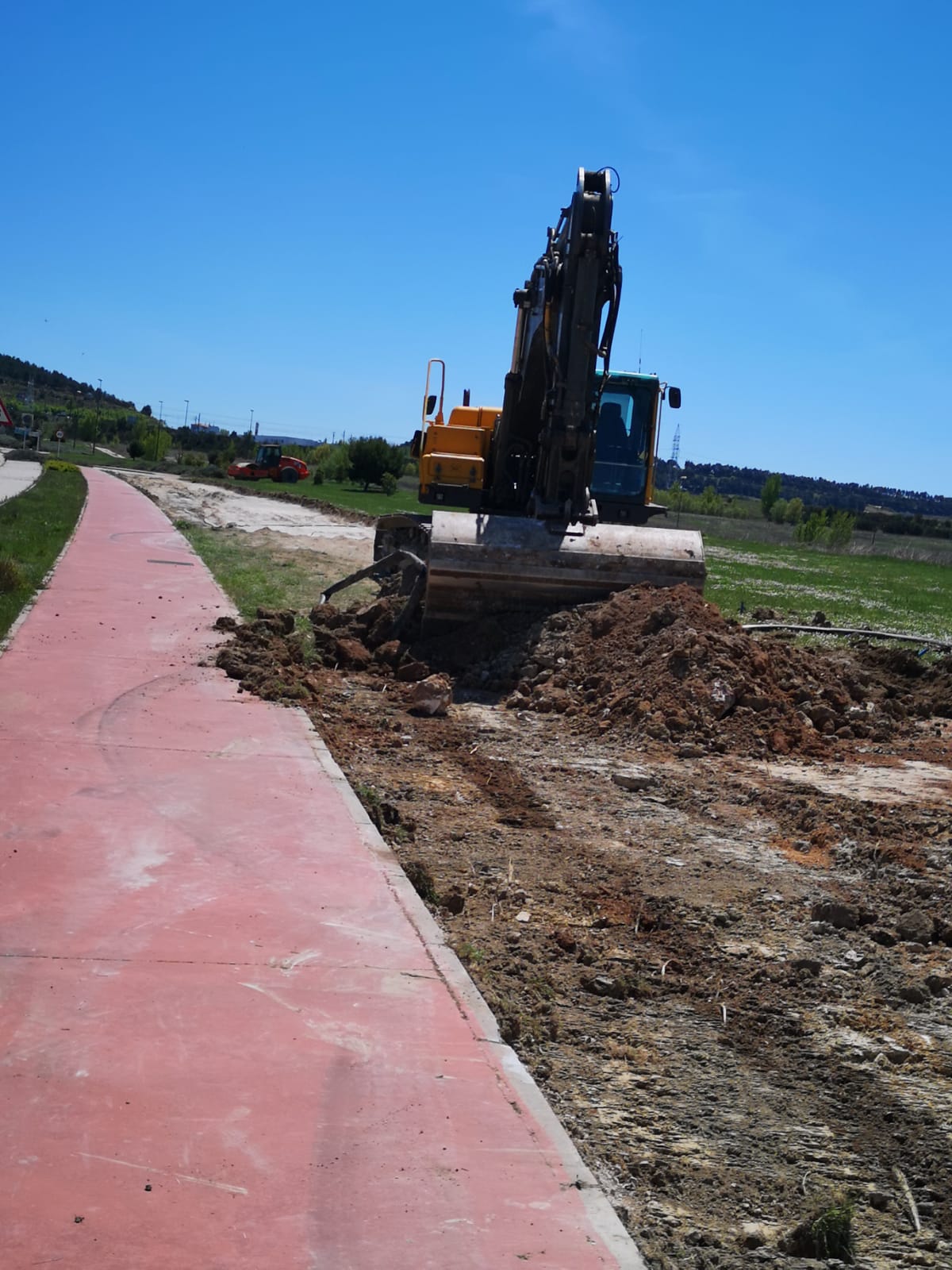 Fotos: Malestar de los vecinos de Villatoro por el deterioro de los espacios verdes