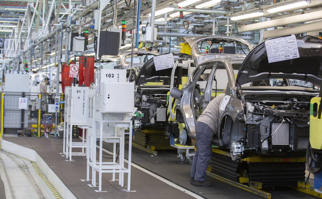 Una de las líneas de fabricación de Renault en Valladolid. 