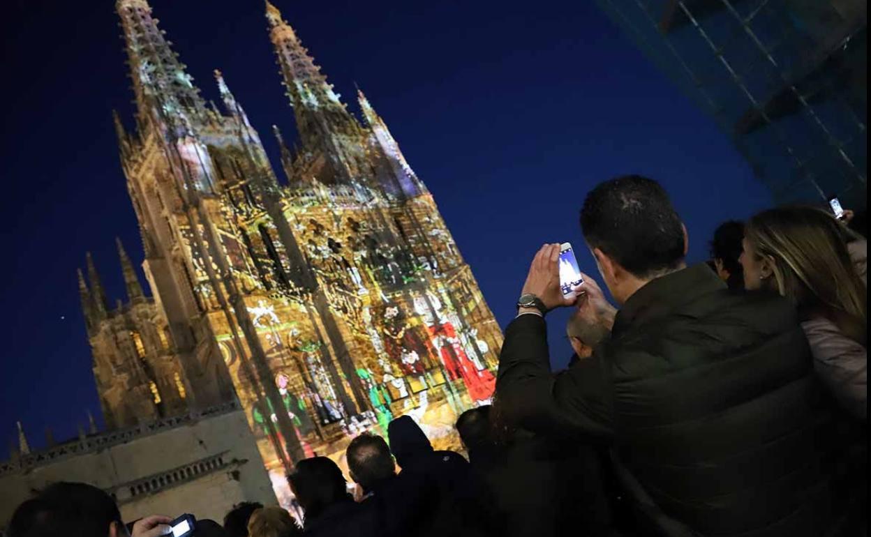 El videomapping de la Catedral es uno de los mayores atractivos de la Noche Blanca