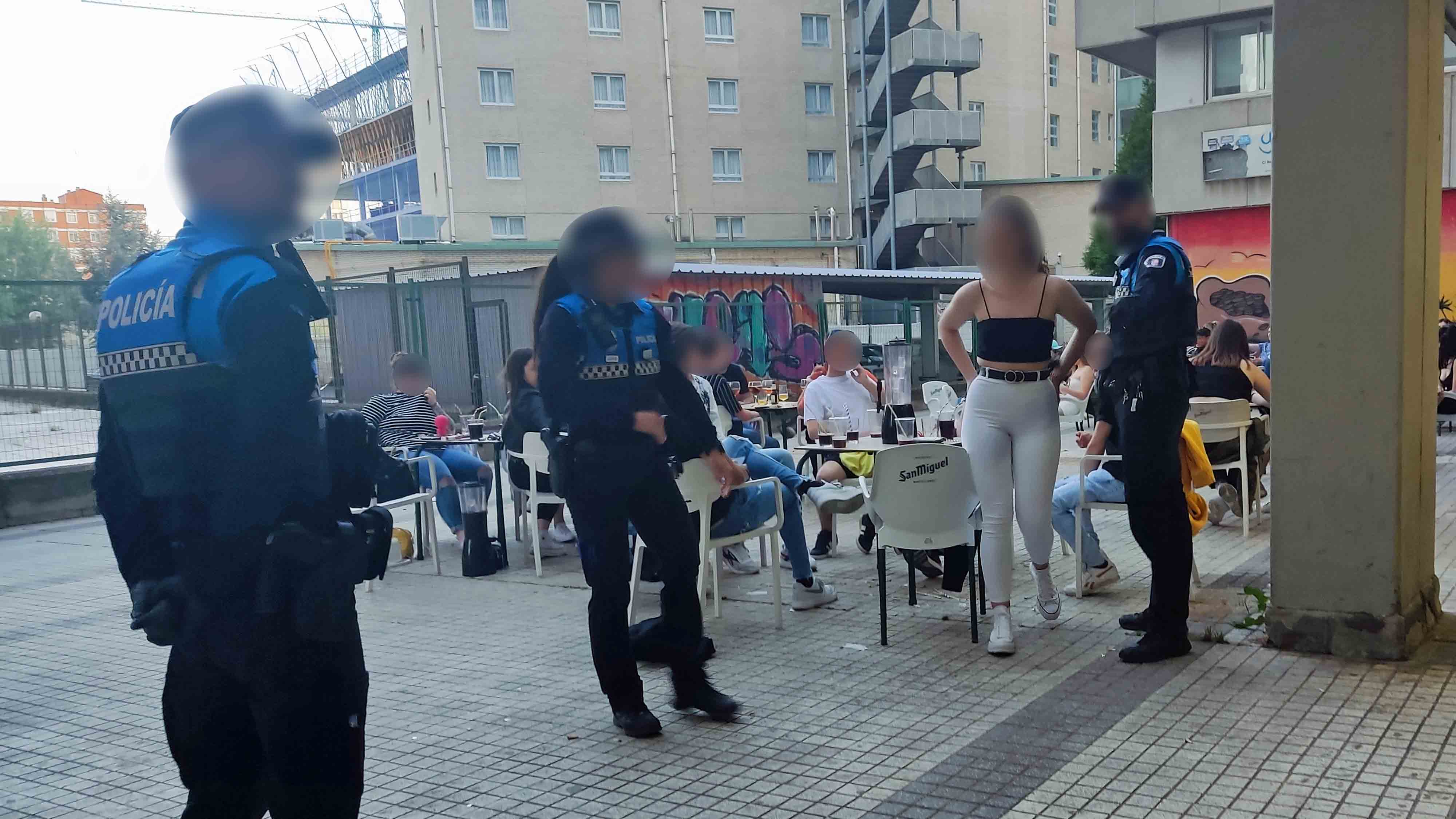 Fotos: Una noche de viernes de patrulla con la Policía Local de Burgos