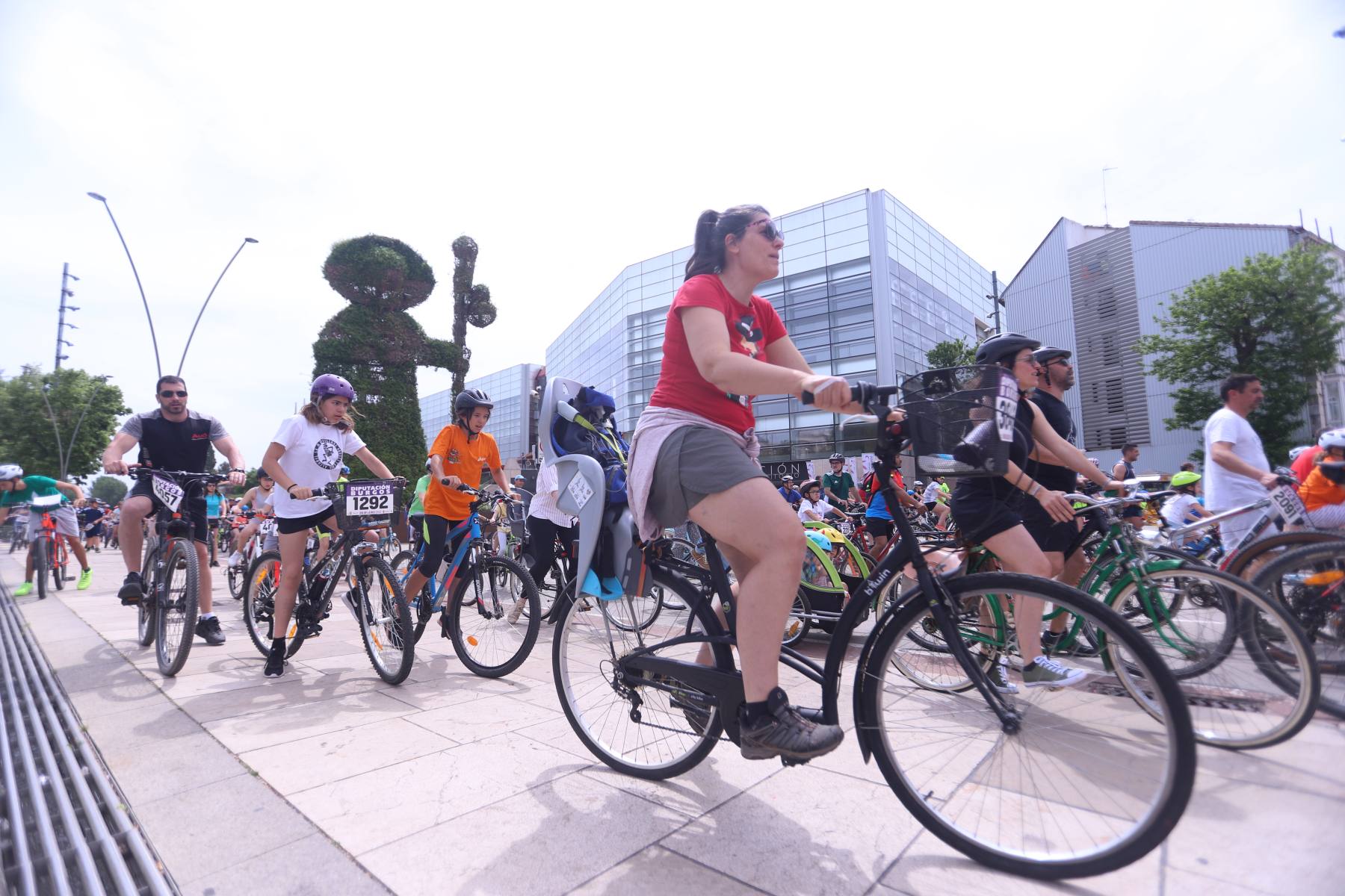 Fotos: Miles de ciclistas toman las calles de Burgos