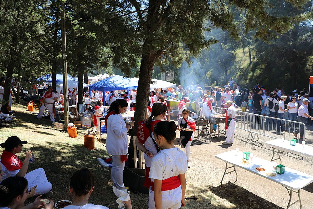 Fotos: Paella para más de 5.000 raciones en el Castillo de Burgos