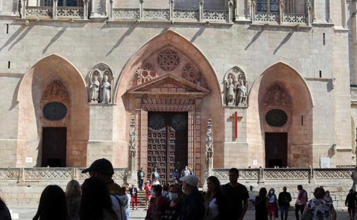 Puerta de Santa María de la Catedral de Burgos, apodada Puerta Santa del Perdón durante el año jubilar