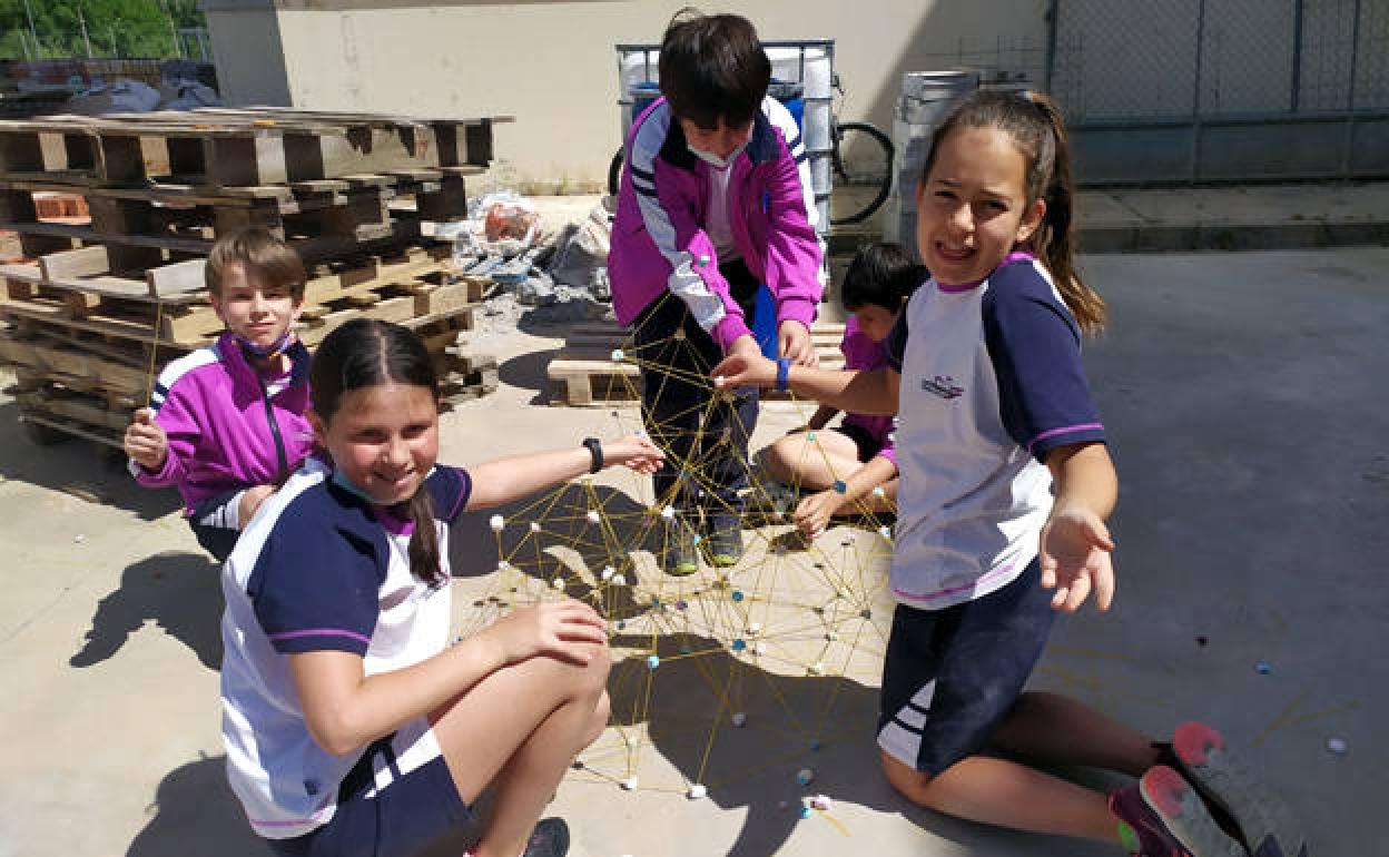 Alumnos del colegio Aurelio Gómez Escolar, durante el taller. 