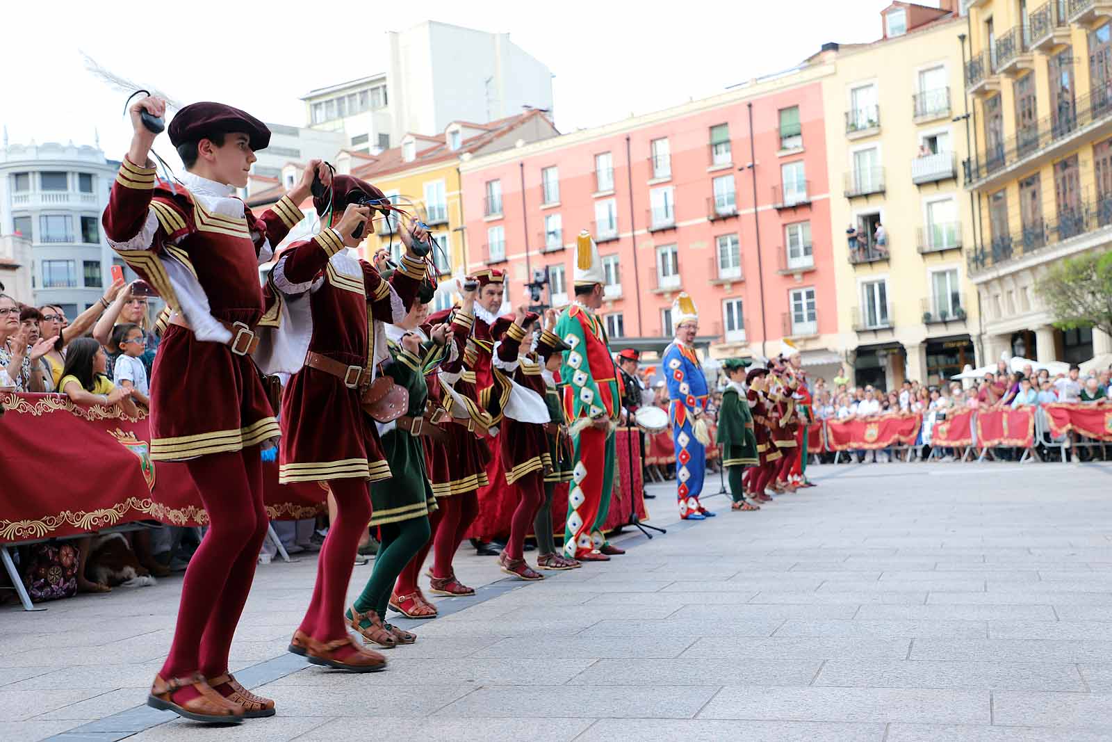 Fotos: Burgos proclama sus Reinas para los Sampedros 2022