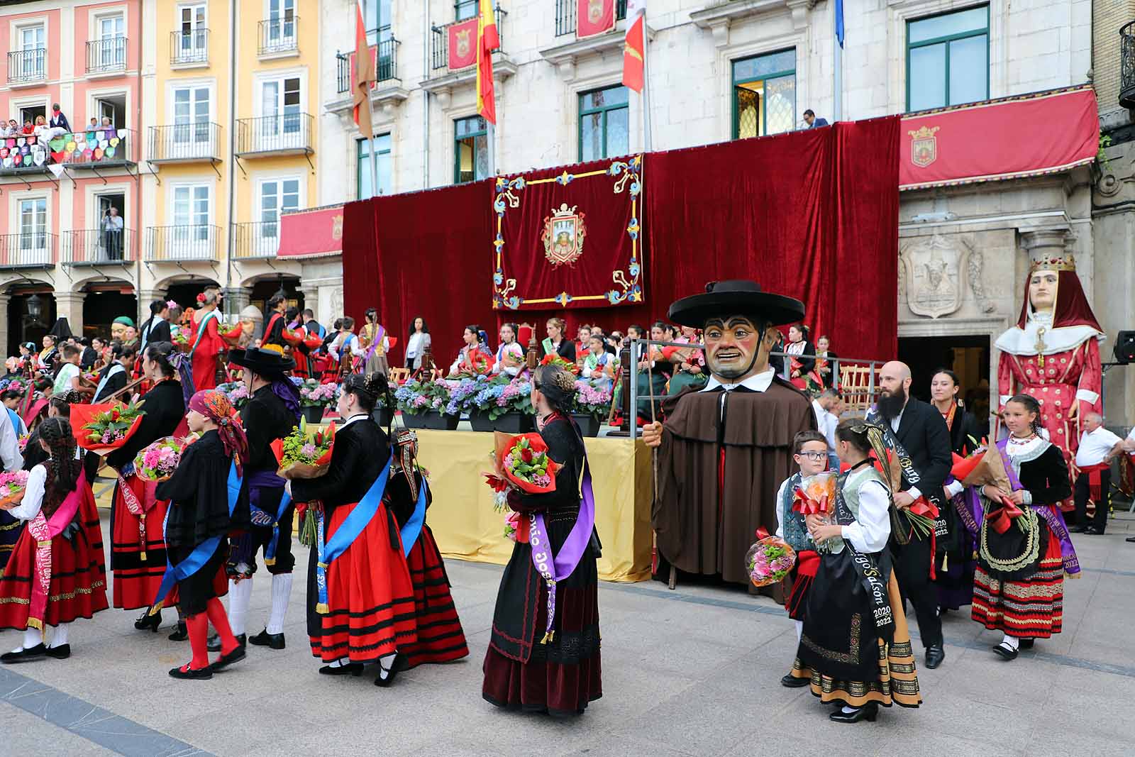 Fotos: Burgos proclama sus Reinas para los Sampedros 2022