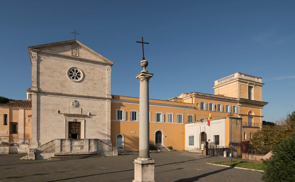 Vista exterior de la Real Academia de España en Roma, que ocupa un edificio del siglo XV. 