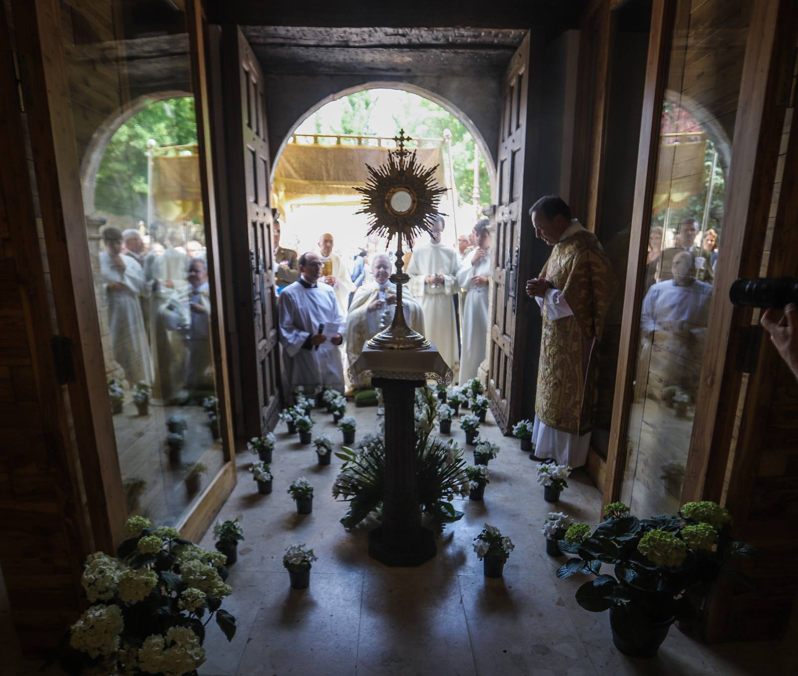 Fotos: El pendón vuelve a procesionar en El Curpillos