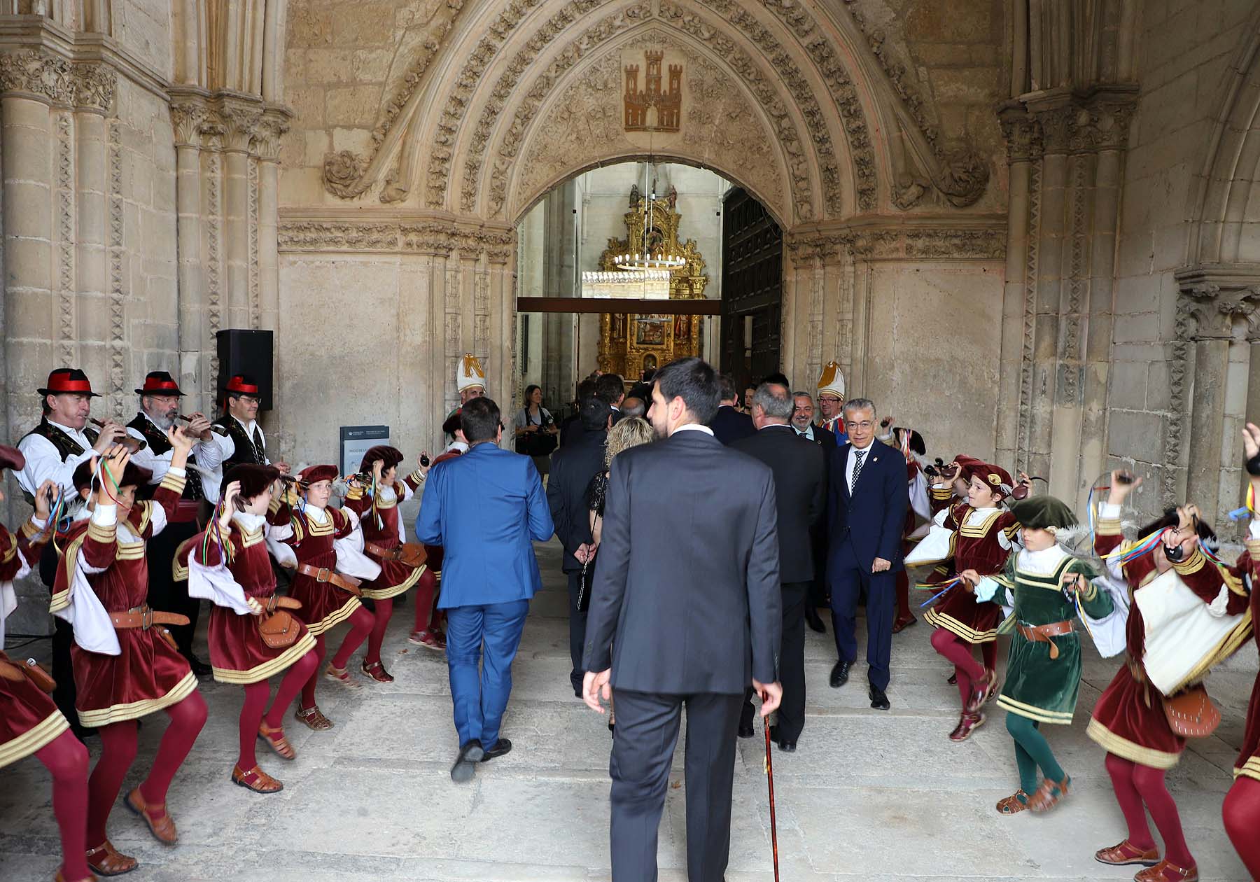 Fotos: El pendón vuelve a procesionar en El Curpillos