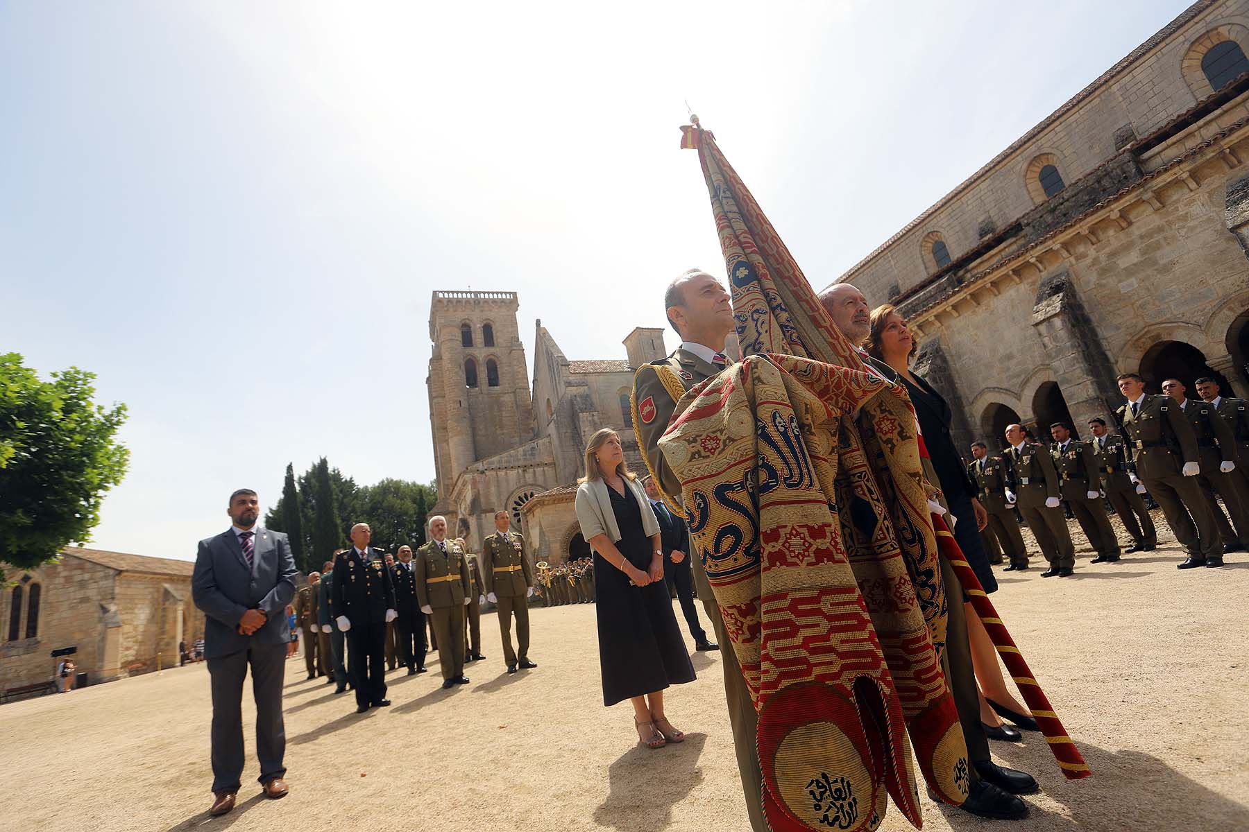 Fotos: El pendón vuelve a procesionar en El Curpillos