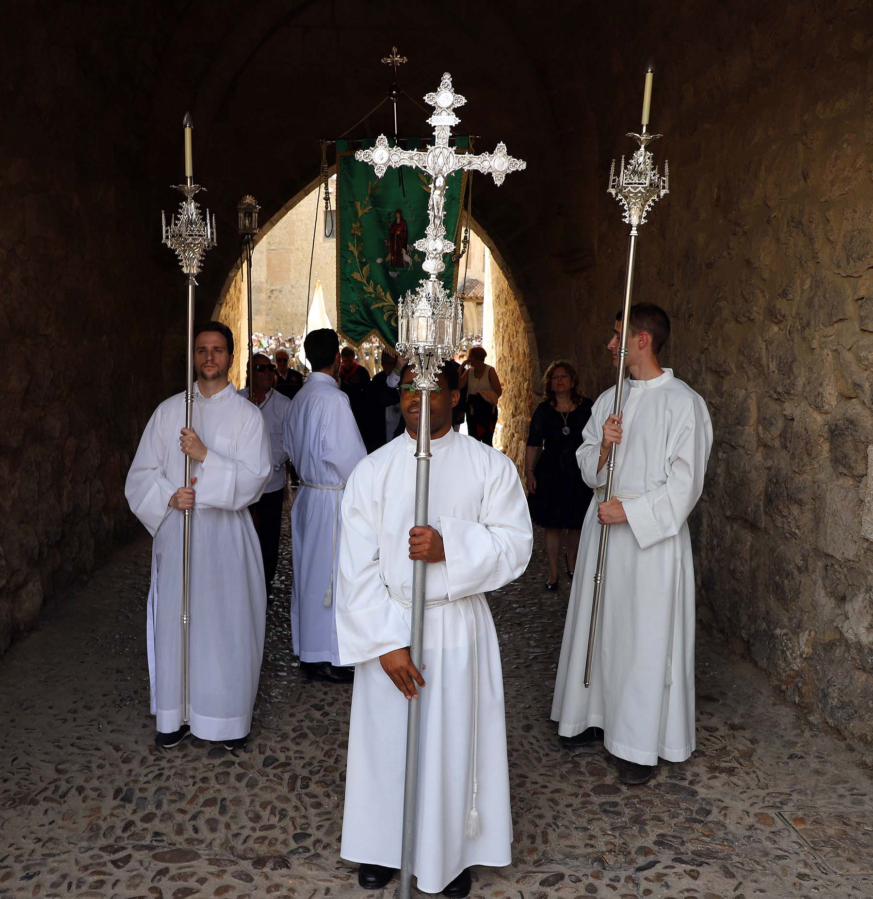 Fotos: El pendón vuelve a procesionar en El Curpillos