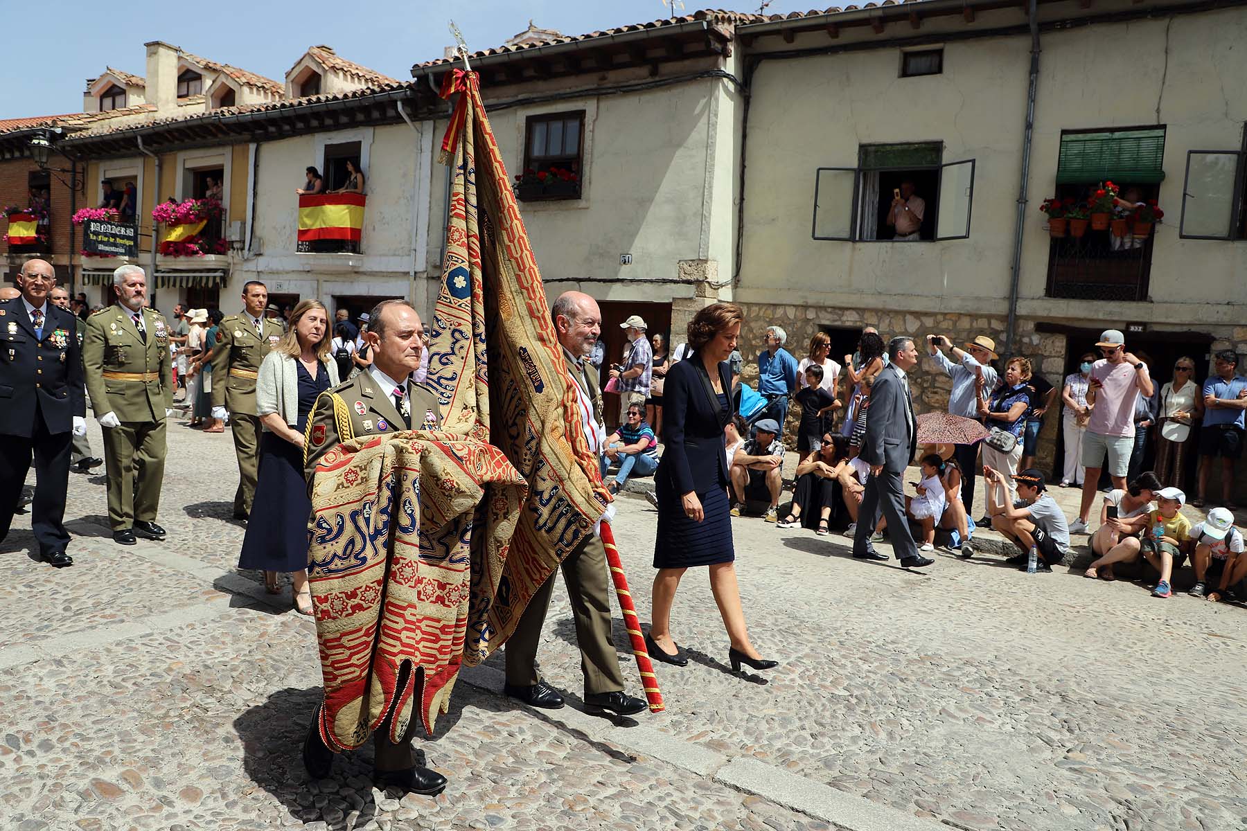 Fotos: El pendón vuelve a procesionar en El Curpillos