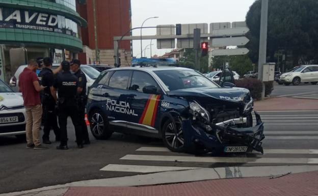 Aparatoso accidente de un coche patrulla