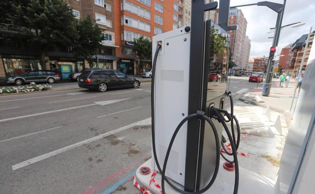 Avanzan en la instalación de 19 cargadores de coches eléctricos en Burgos