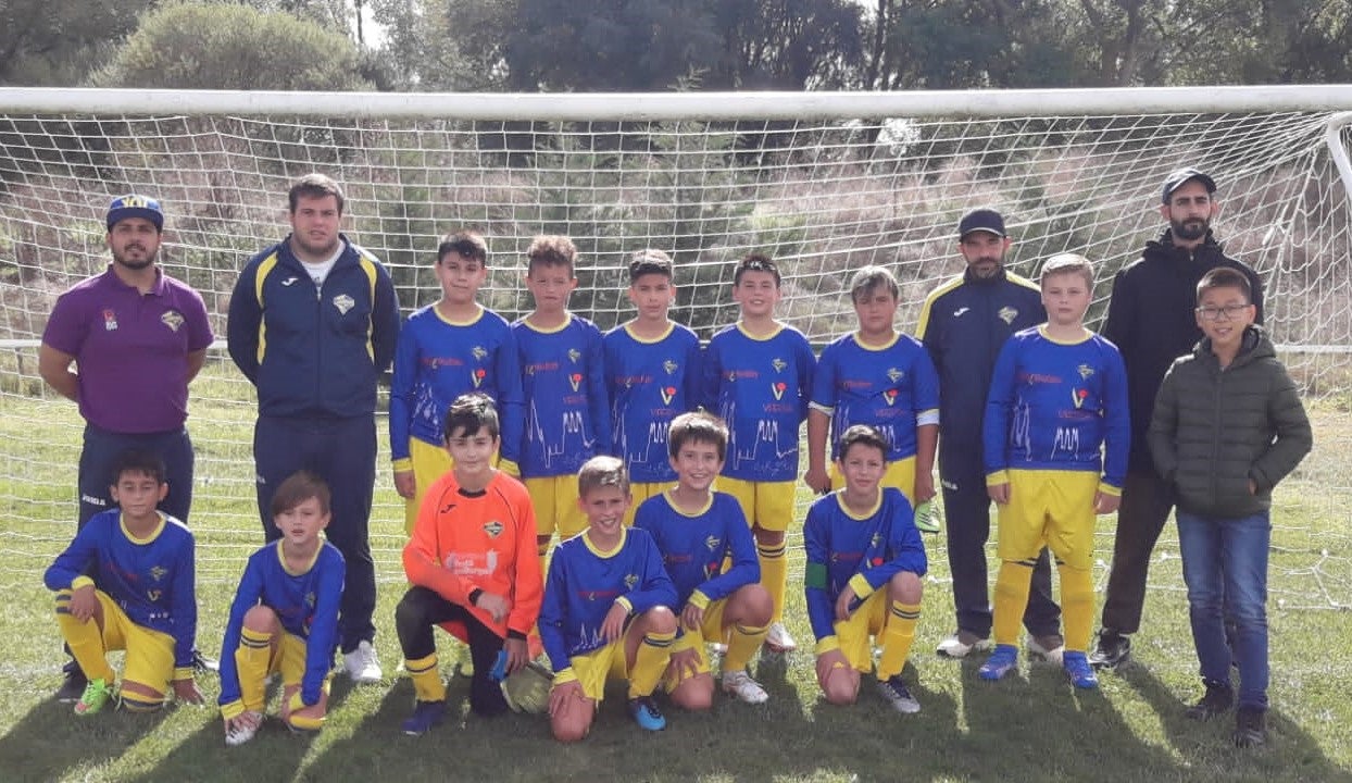 Equipo alevín del Club Deportivo San Cristóbal Castilla 