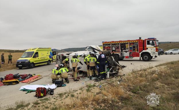 Un muerto y dos heridos tras colisionar un turismo y una furgoneta en Temiño