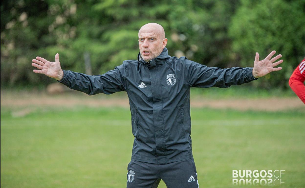 Julián Calero confía en volver a desplegar un juego competitivo. 