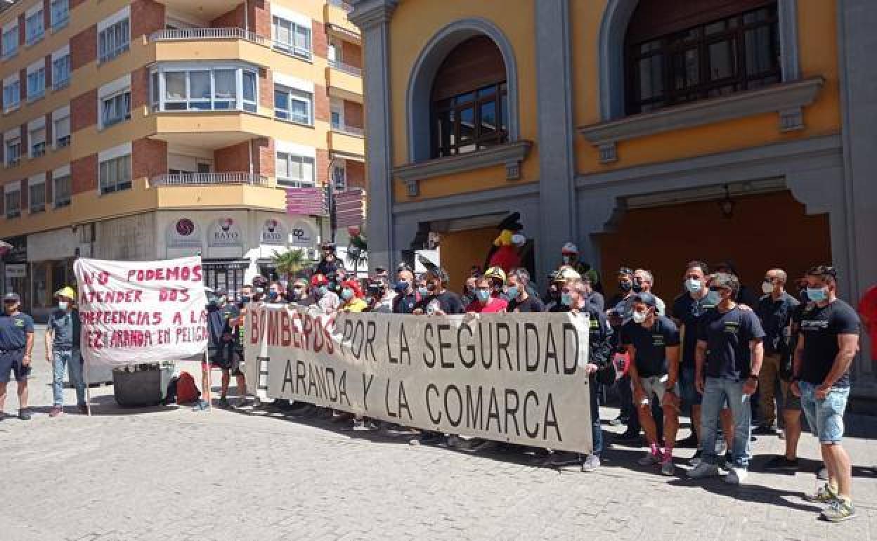 Los Bomberos de Aranda se han manifestado en varias ocasiones para denunciar la falta de medios.