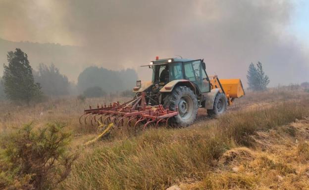 «El incendio está estabilizado pero no controlado»