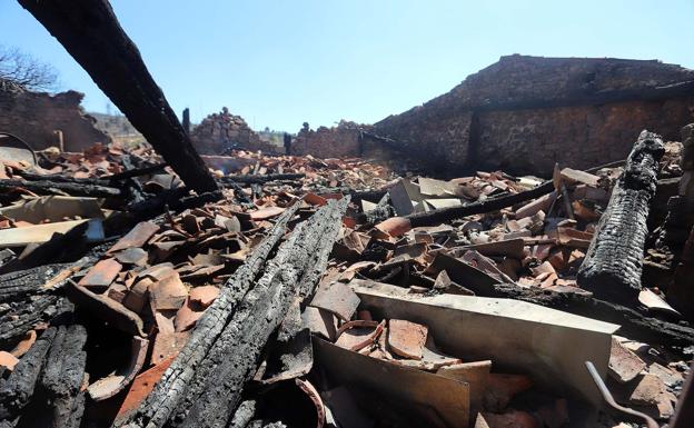 «Nunca había visto una situación como esta. El viento empujaba el fuego de tejado en tejado»