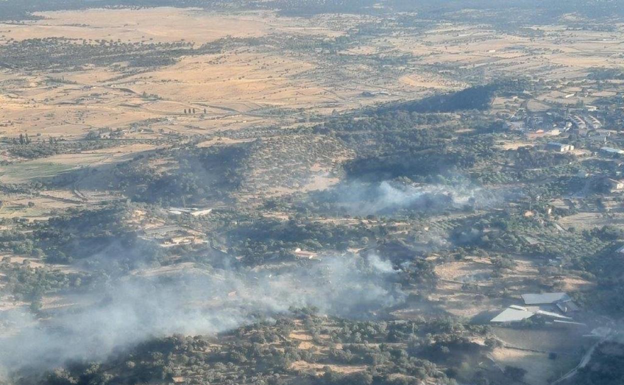 Imagen aérea de la situación del incendio del Arlanza.