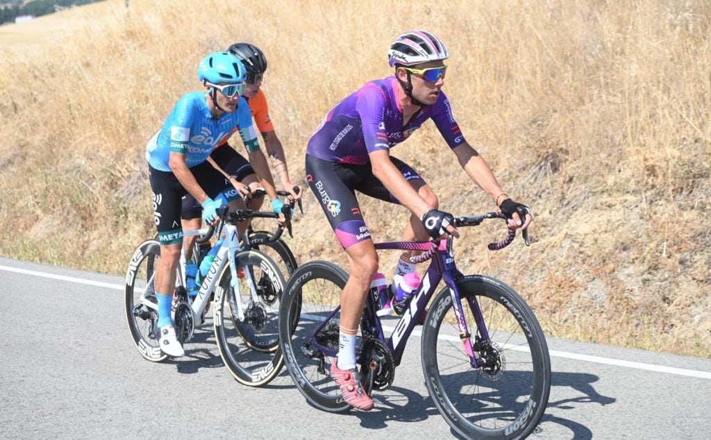 Fotos: Buitrago se enfunda el primer maillot de la Vuelta a Burgos