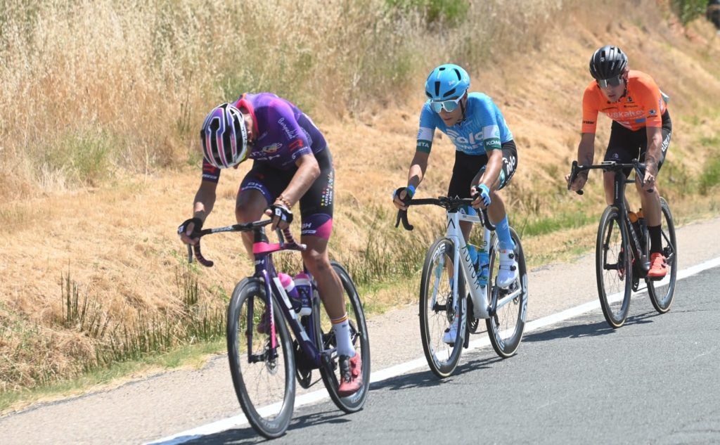 Fotos: Buitrago se enfunda el primer maillot de la Vuelta a Burgos