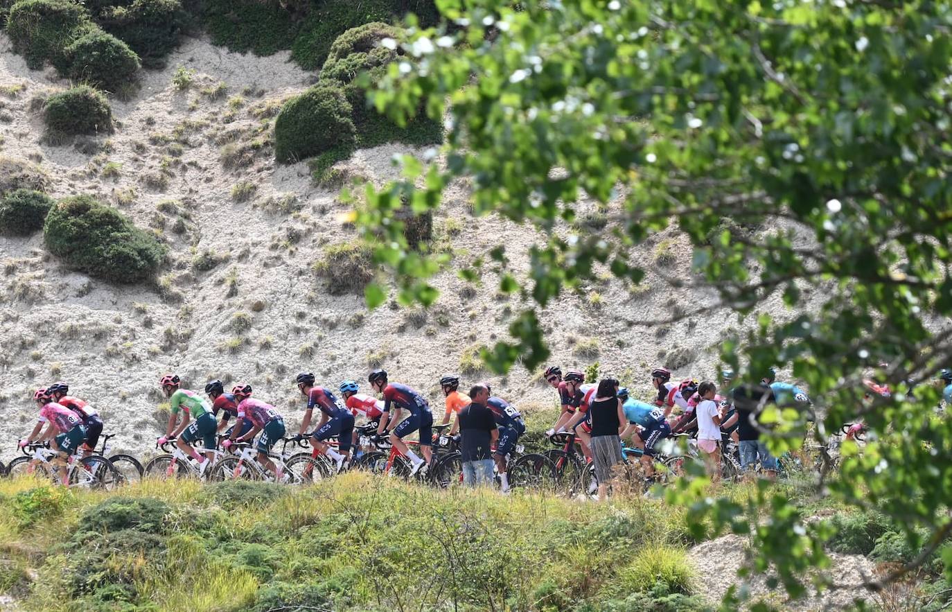 Imágenes de la segunda etapta de la Vuelta a Burgos entre Vivar del Cid y Villadiego