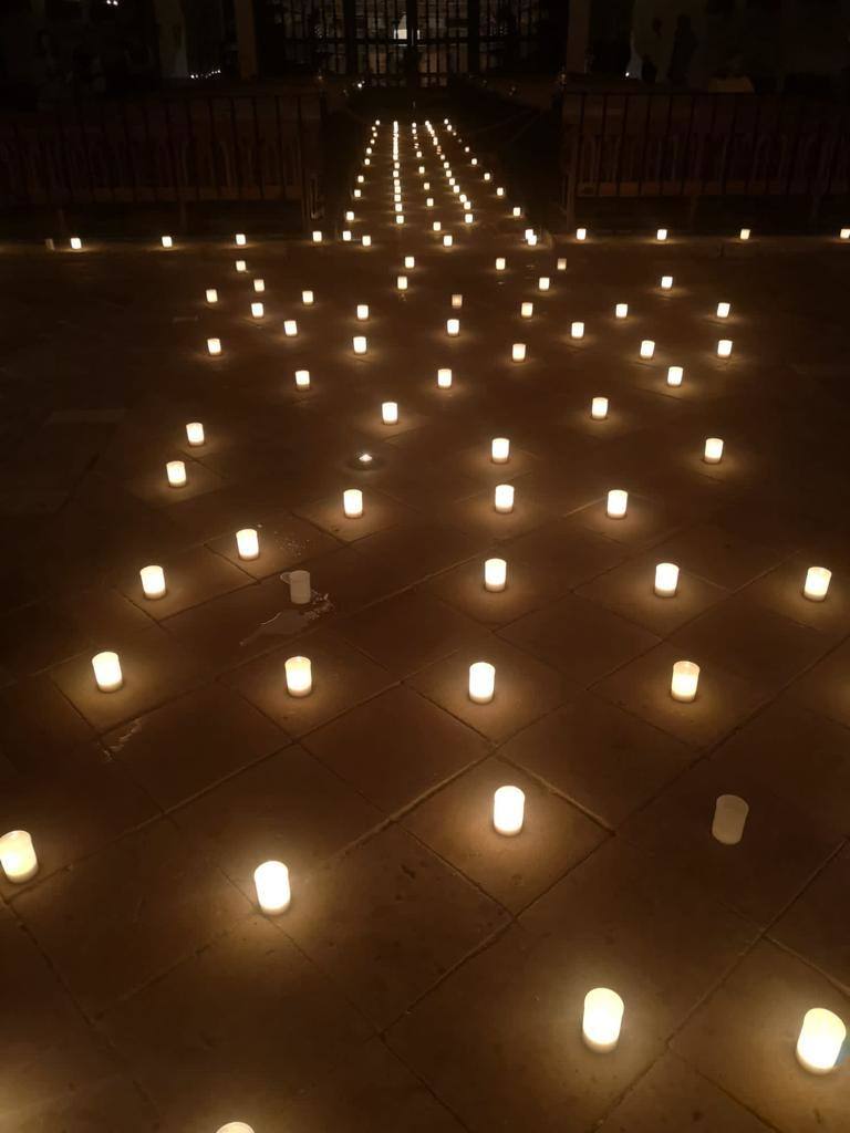 Fotos: Peñaranda bajo la luz de ñas velas