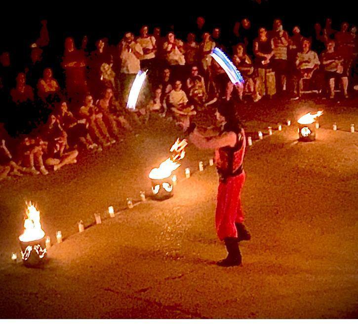 Fotos: Peñaranda bajo la luz de ñas velas