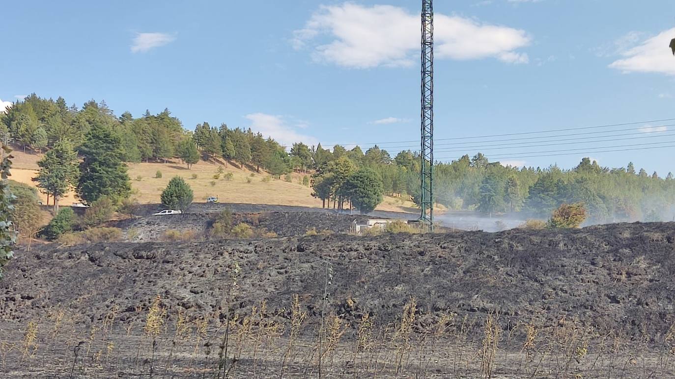 Tierra quemada en el cerro de San Miguel tras el incendio de Fuentecillas