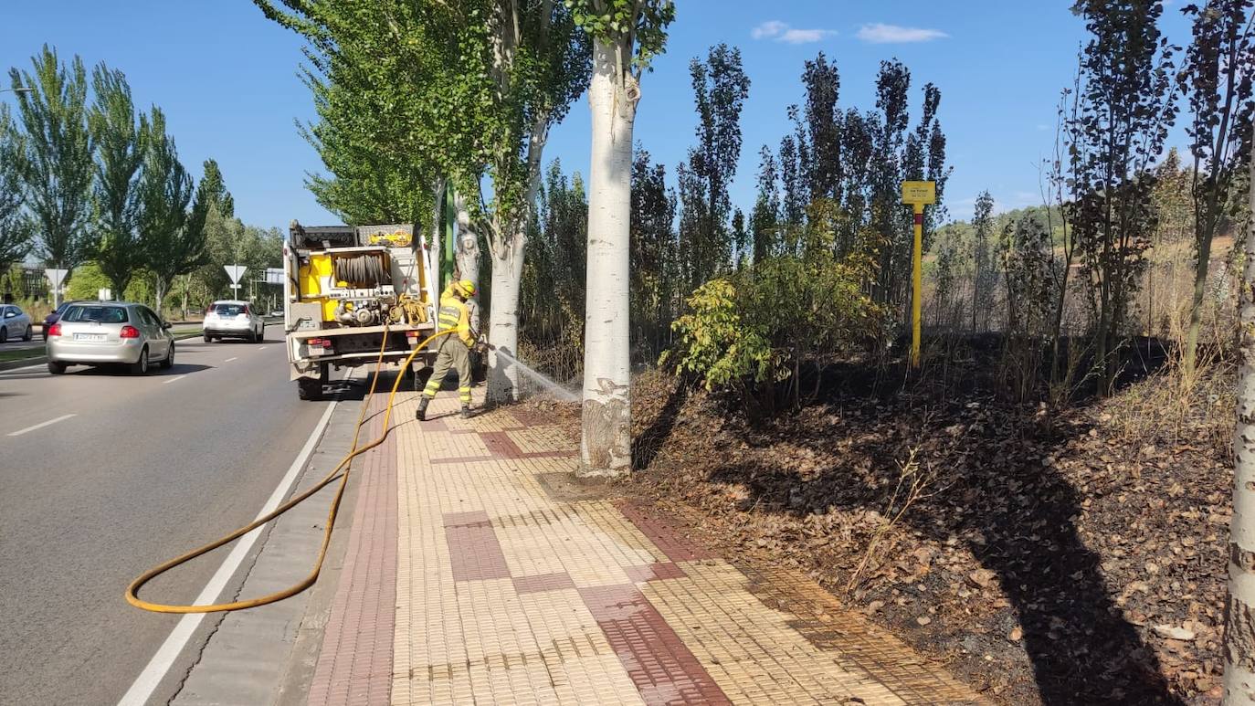 Tierra quemada en el cerro de San Miguel tras el incendio de Fuentecillas