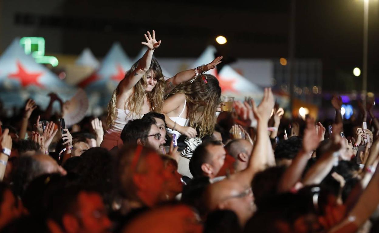 El público abarrotó el recinto, en la jornada más multitudinaria del festival. 