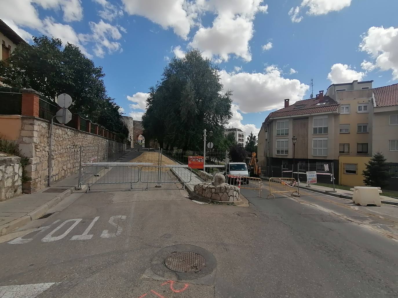 Fotos: Obras de peatonalización del Arco de San Martín de Burgos