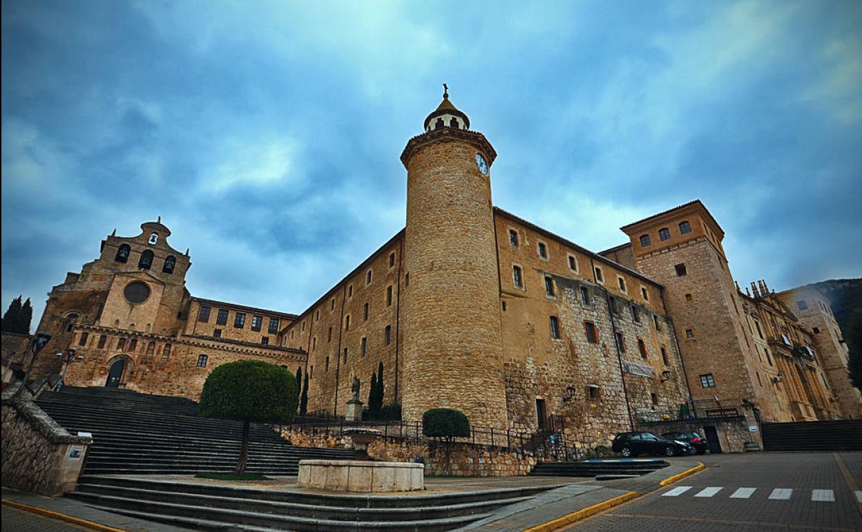 Vista exterior del monasterio de San Salvador de Oña. 