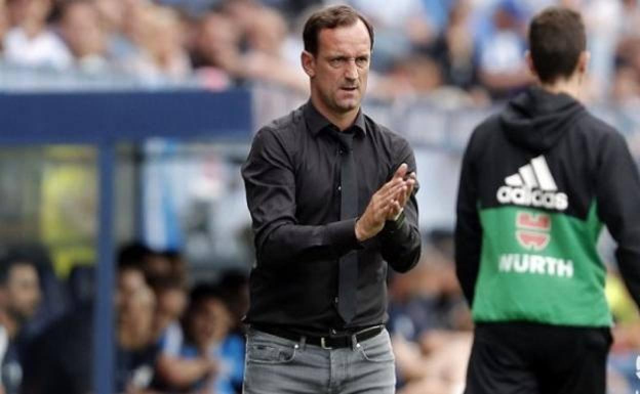 Joseba Etxeberría, entrenador del Mirandés.