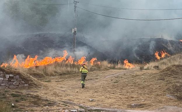 Los incendios en la ladera del Castillo obligan a revisar la situación del entorno