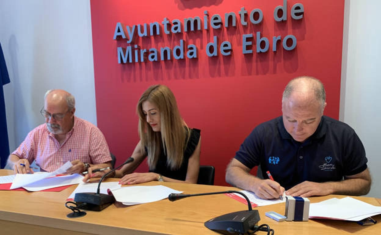 Firma del convenio entre el Ayuntamiento y Fundación Eusebio Sacristán. 