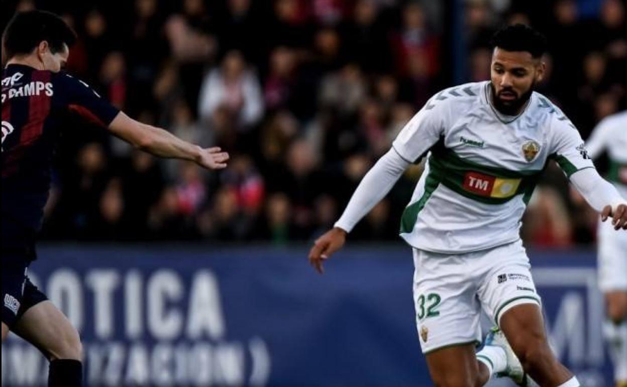 Mourad con la camiseta del Elche. 