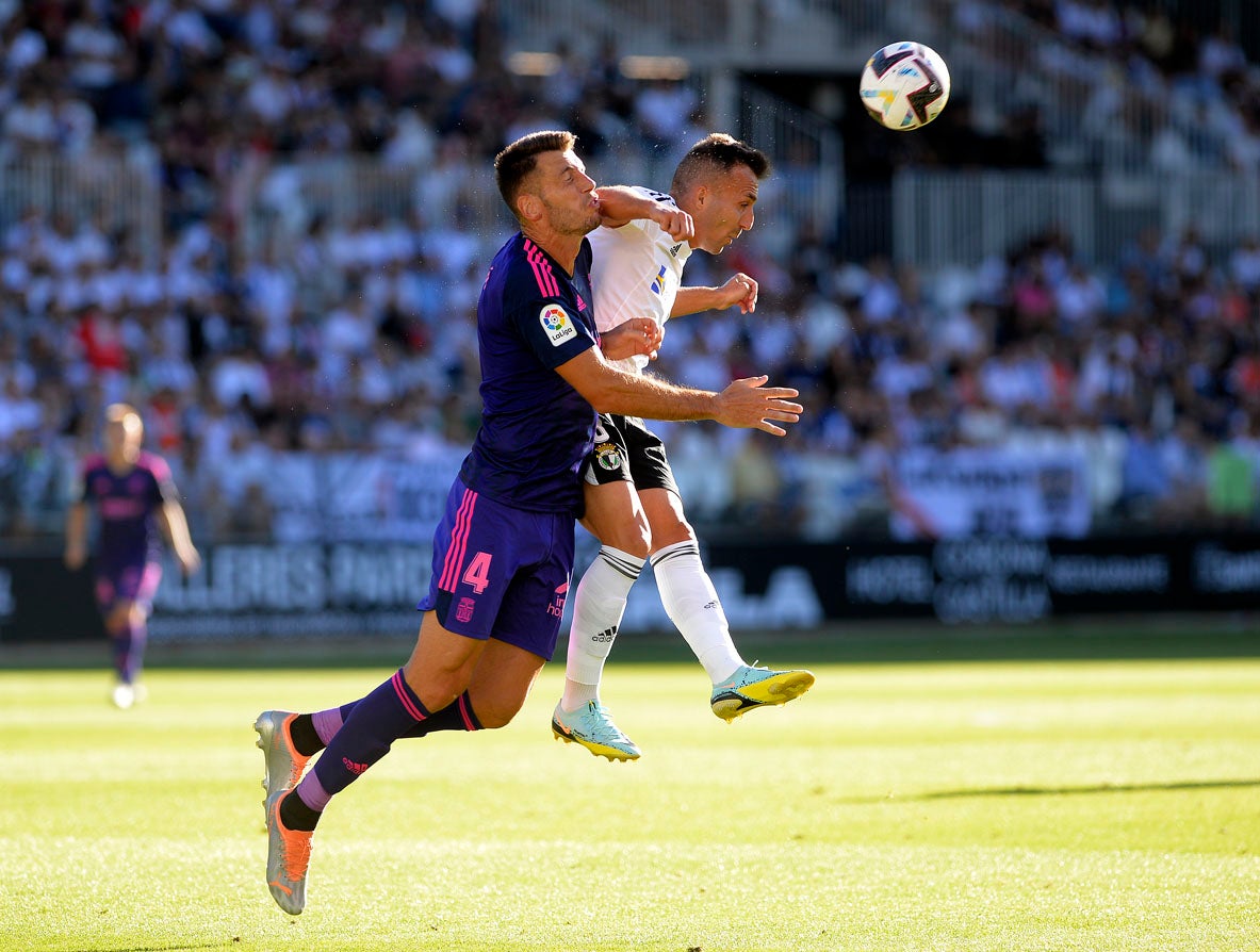 Fotos: El Burgos CF suma su segunda victoria en El Plantío