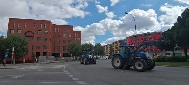 Fotos: Agricultores y ganaderos de Burgos protestan ante la crisis del sector