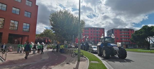 Fotos: Agricultores y ganaderos de Burgos protestan ante la crisis del sector