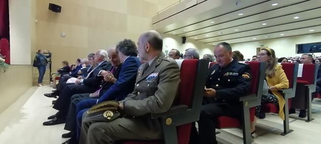 Javier Delgado sonríe durante su nombramiento como Doctor Honoris Causa de la Universidad Isabel I 