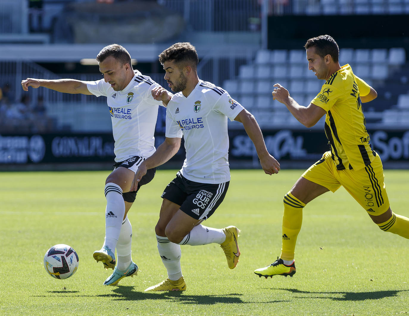 Fotos: El Burgos CF - Real Oviedo, en imágenes